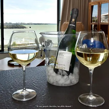 Appartement 5 Etoiles, Chic & Cozy, Piscine, Vue *