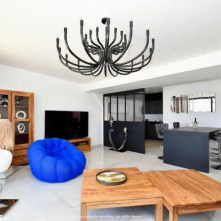 Apartment Apt 5 Etoiles, Chic & Cozy, Piscine, Vue Mer Royan