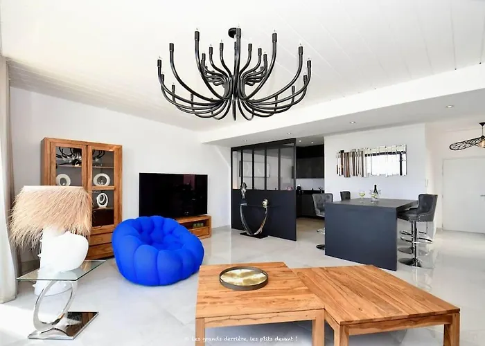 Apartment 5 Etoiles, Chic & Cozy, Piscine, Vue Royan